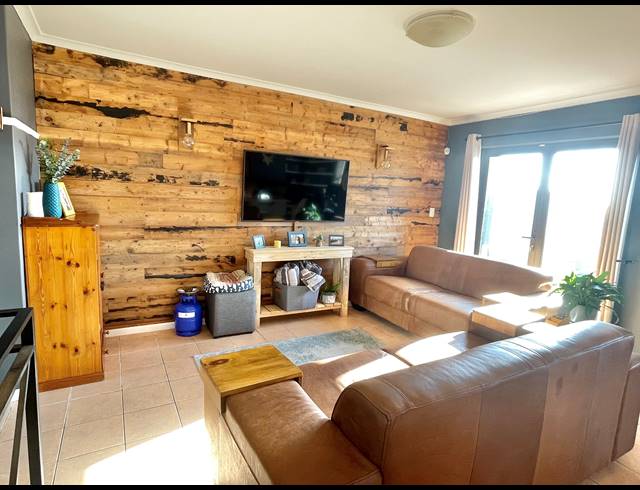3 BEDROOM FLAT SOLD IN BLOUBERG SANDS
